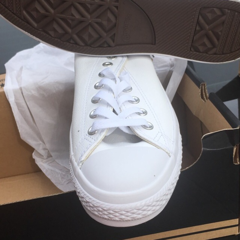 Unisex converse shoes